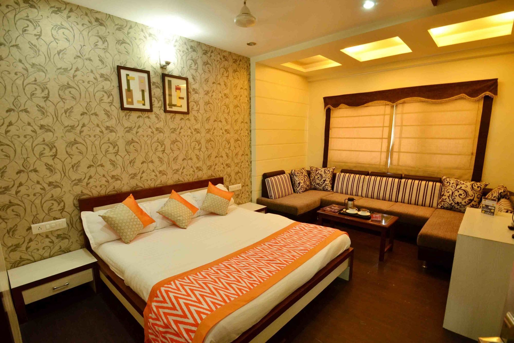 Oyo 742 Hotel Kings Park Indore Exterior foto